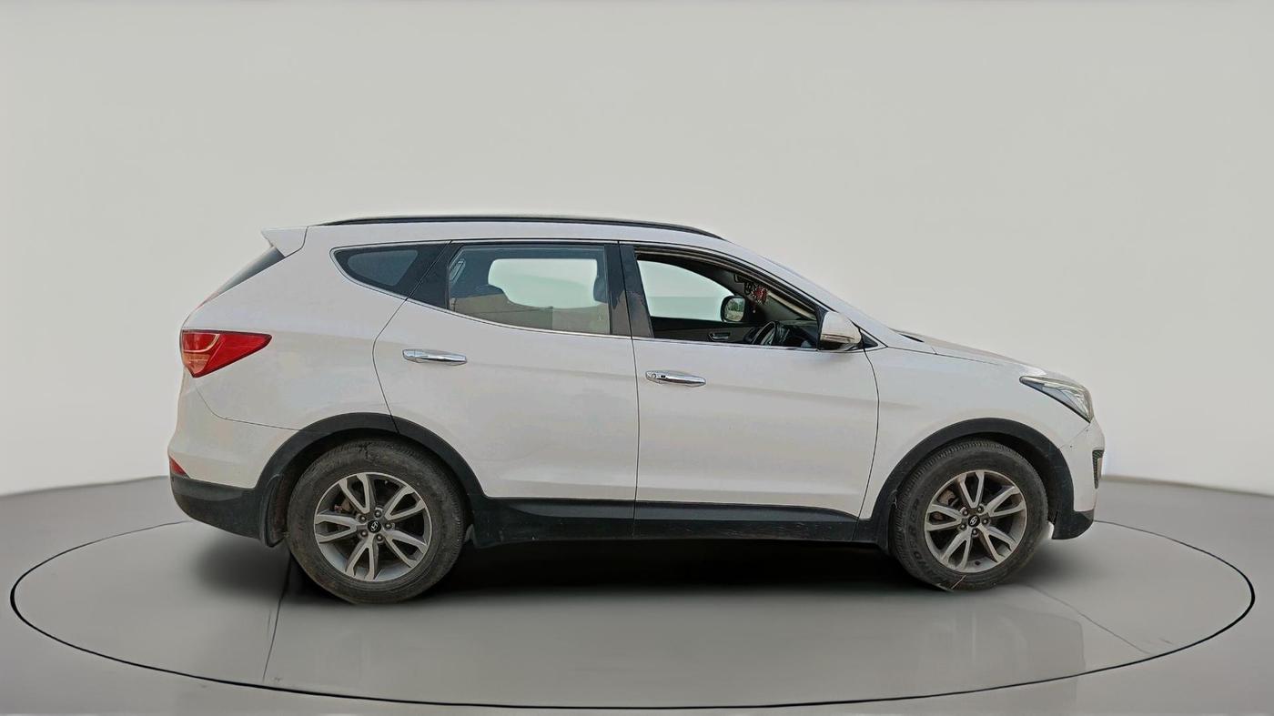 2014 Hyundai Santa Fe 4 WD AT, Diesel, Automatic, 2,92,905 km, exterior