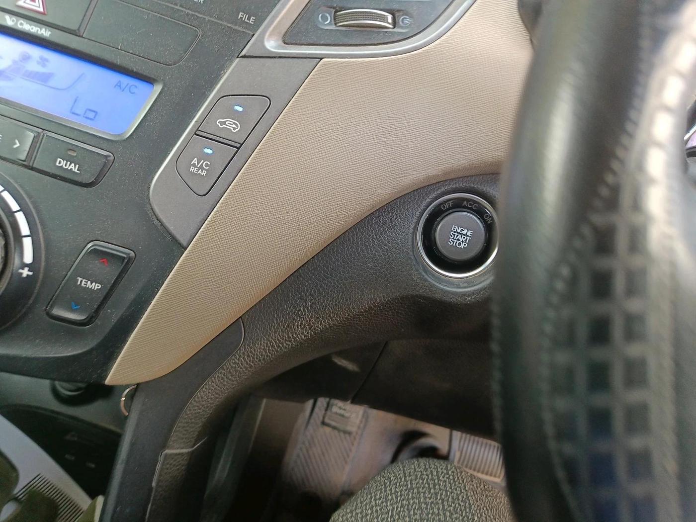 2014 Hyundai Santa Fe 4 WD AT, Diesel, Automatic, 2,92,905 km, interior