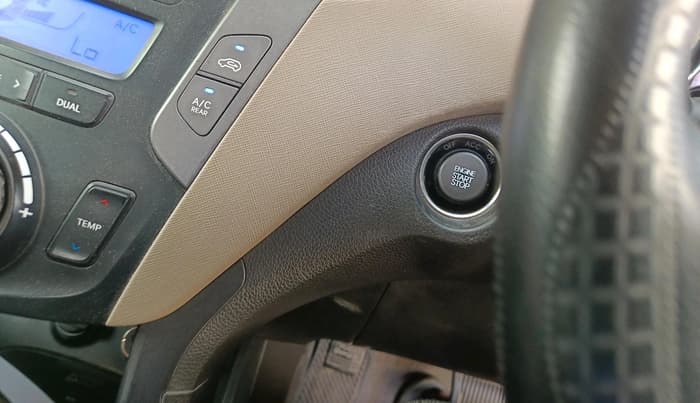 2014 Hyundai Santa Fe 4 WD AT, Diesel, Automatic, 2,92,905 km, interior