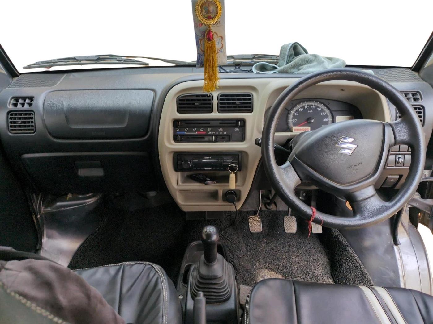 2022 Maruti Eeco 7 STR STD(O), Petrol, Manual, 25,094 km, interior