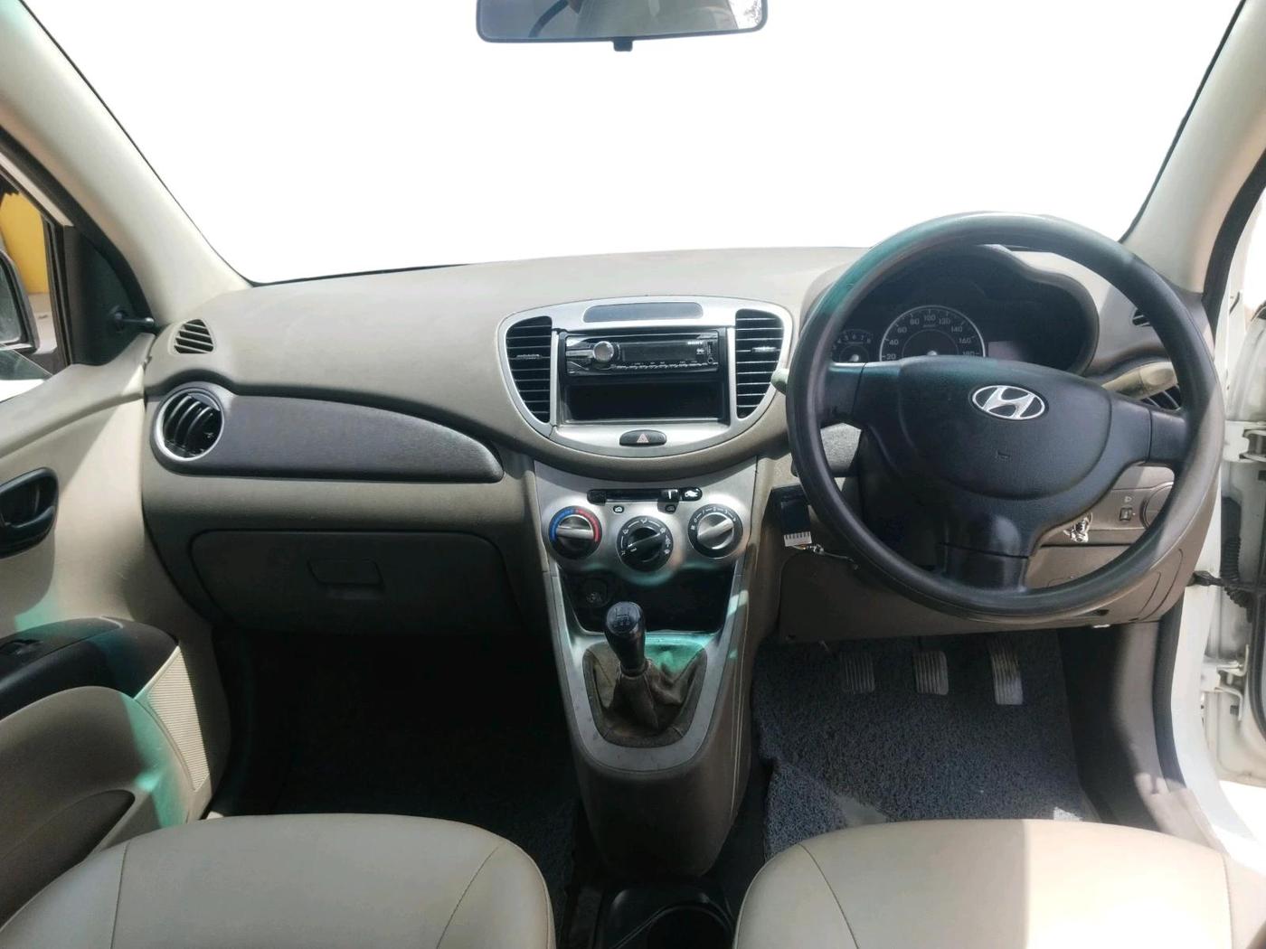2011 Hyundai i10 ERA 1.1, CNG, Manual, 1,20,210 km, interior
