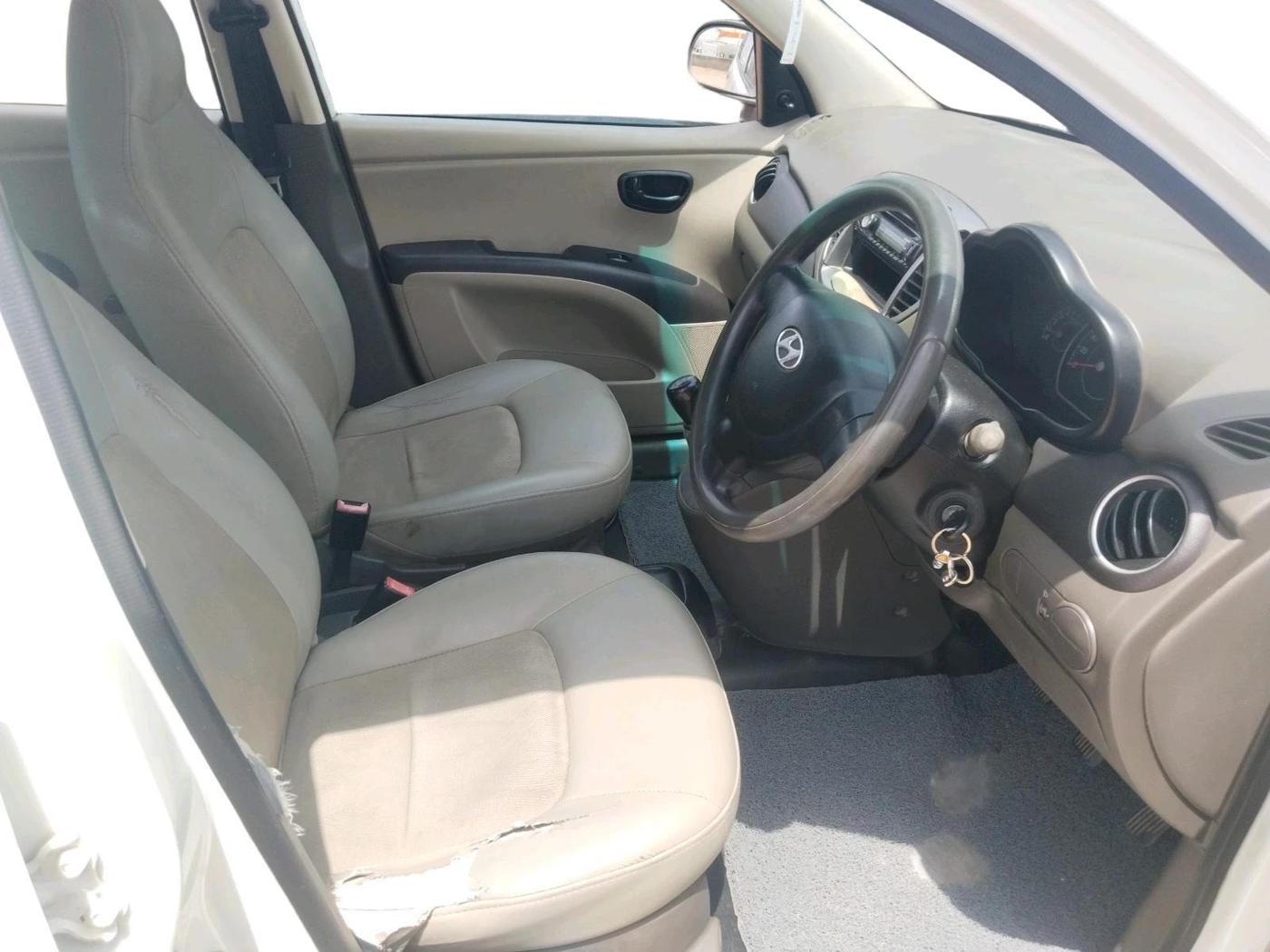 2011 Hyundai i10 ERA 1.1, CNG, Manual, 1,20,210 km, interior