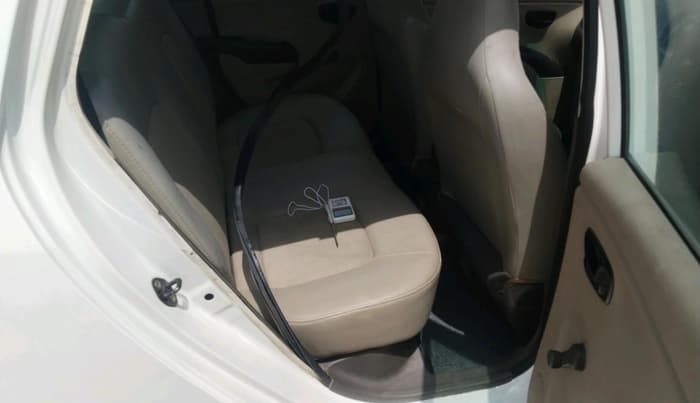 2011 Hyundai i10 ERA 1.1, CNG, Manual, 1,20,210 km, interior