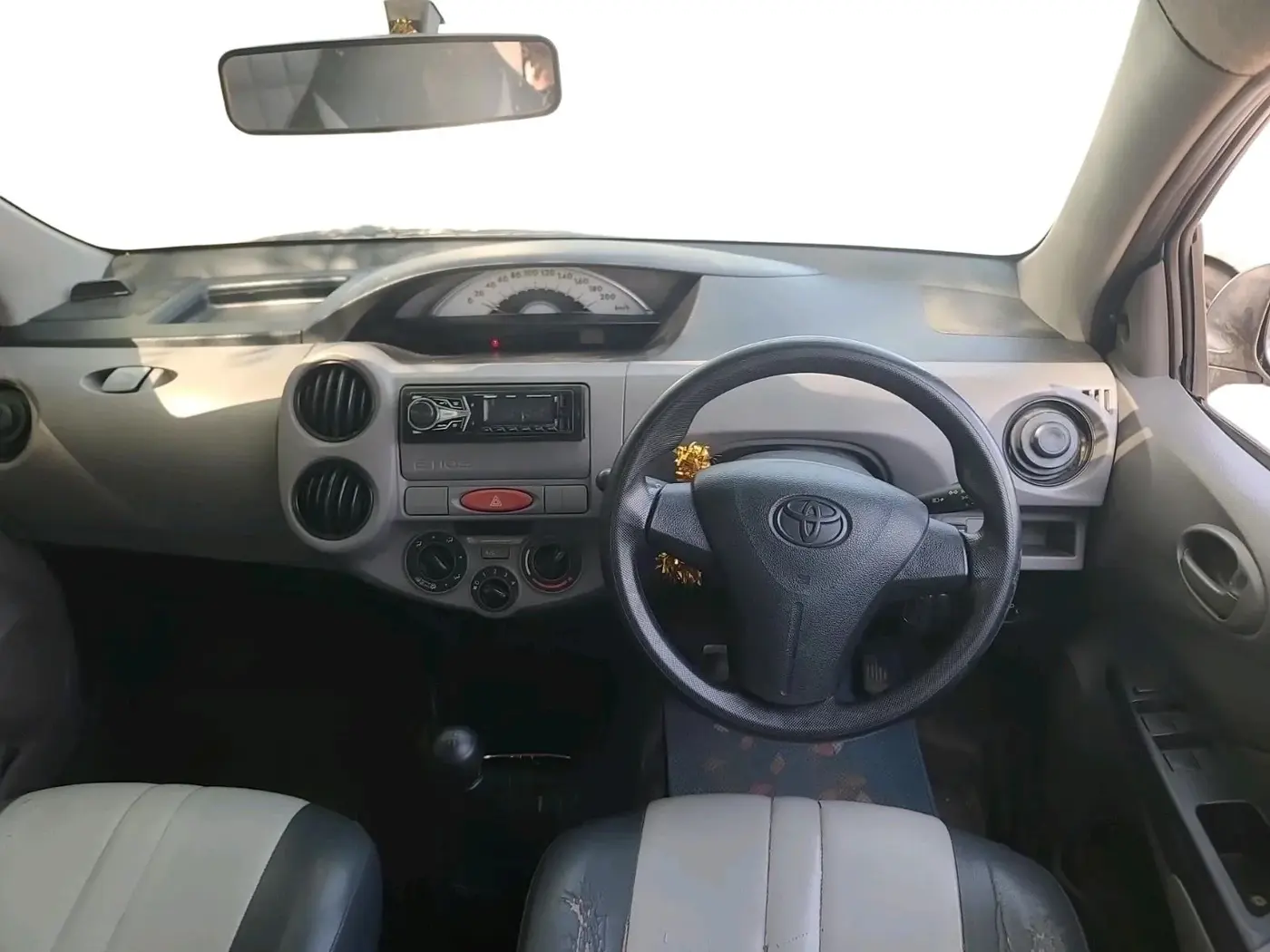 2011 Toyota Etios G, CNG, Manual, 10,25,000 km, interior