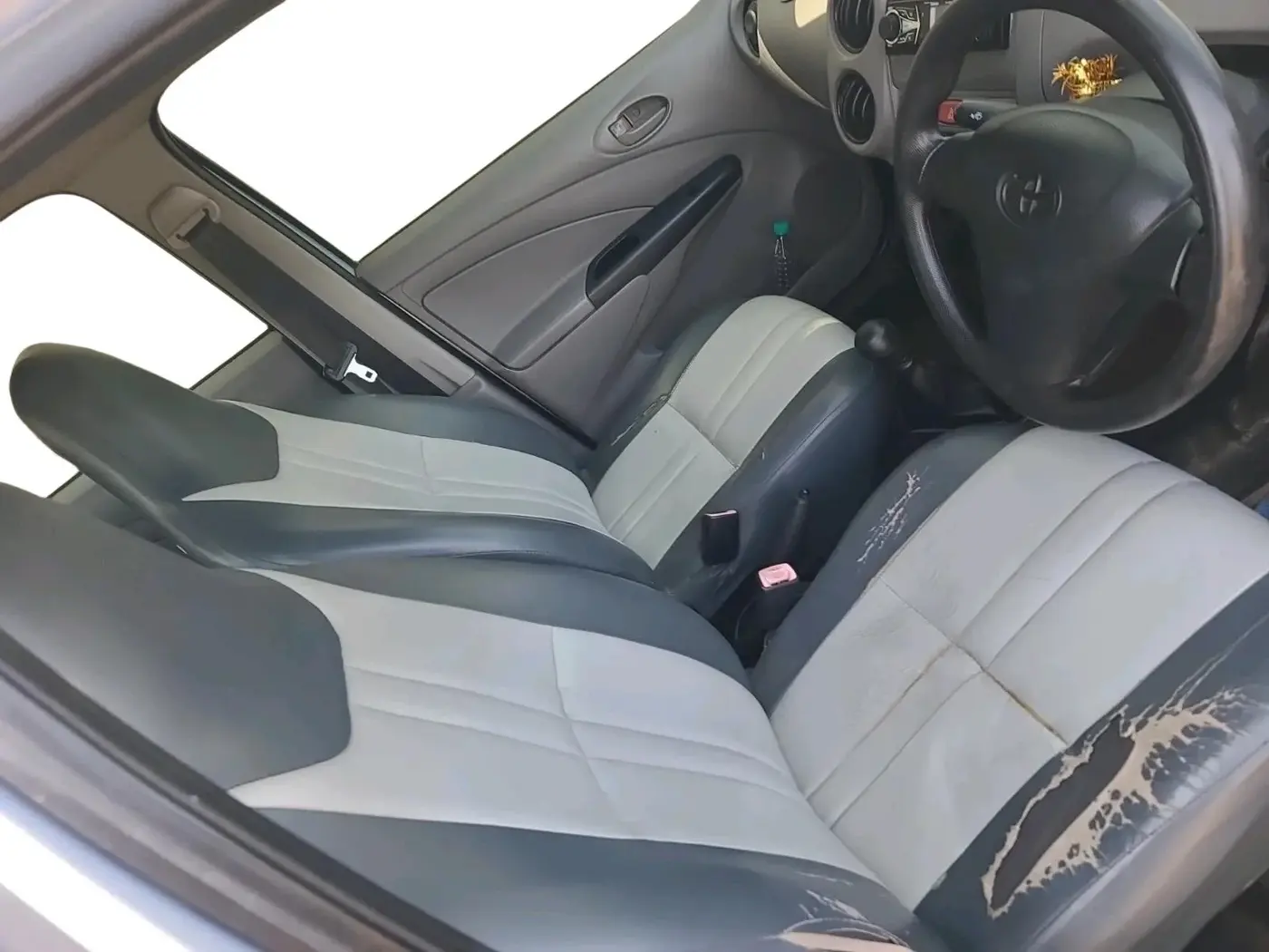 2011 Toyota Etios G, CNG, Manual, 10,25,000 km, interior