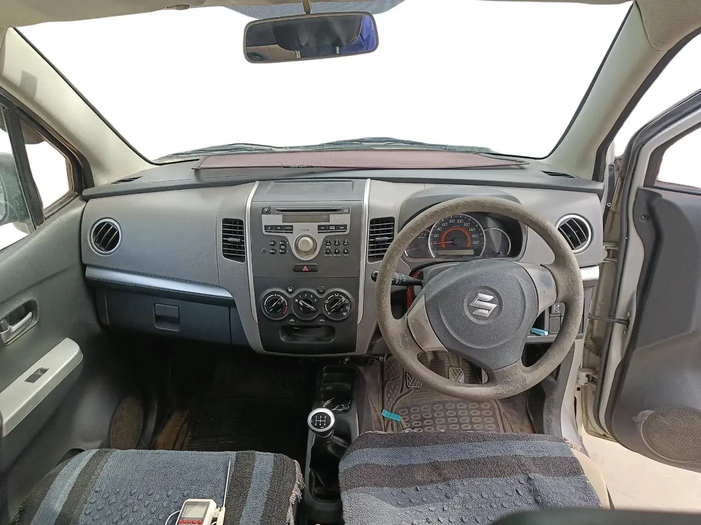2012 Maruti Wagon R 1.0 VXI, CNG, Manual, 1,22,015 km, interior