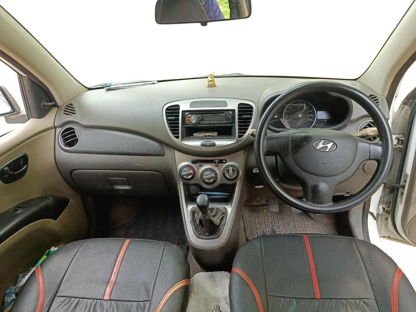 2014 Hyundai i10 MAGNA 1.1, CNG, Manual, 1,35,762 km, interior