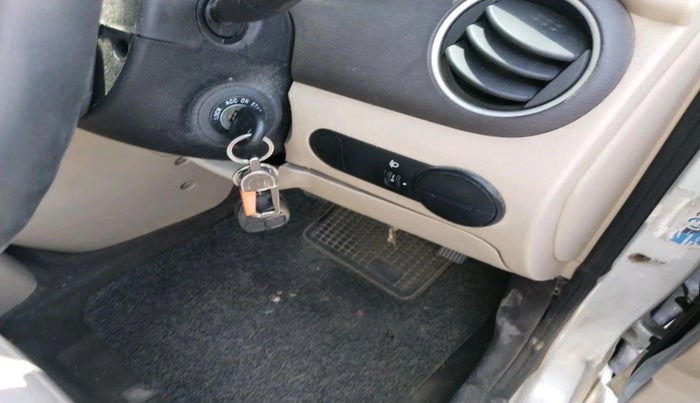 2010 Hyundai i10 MAGNA 1.2, Petrol, Manual, 91,536 km, interior