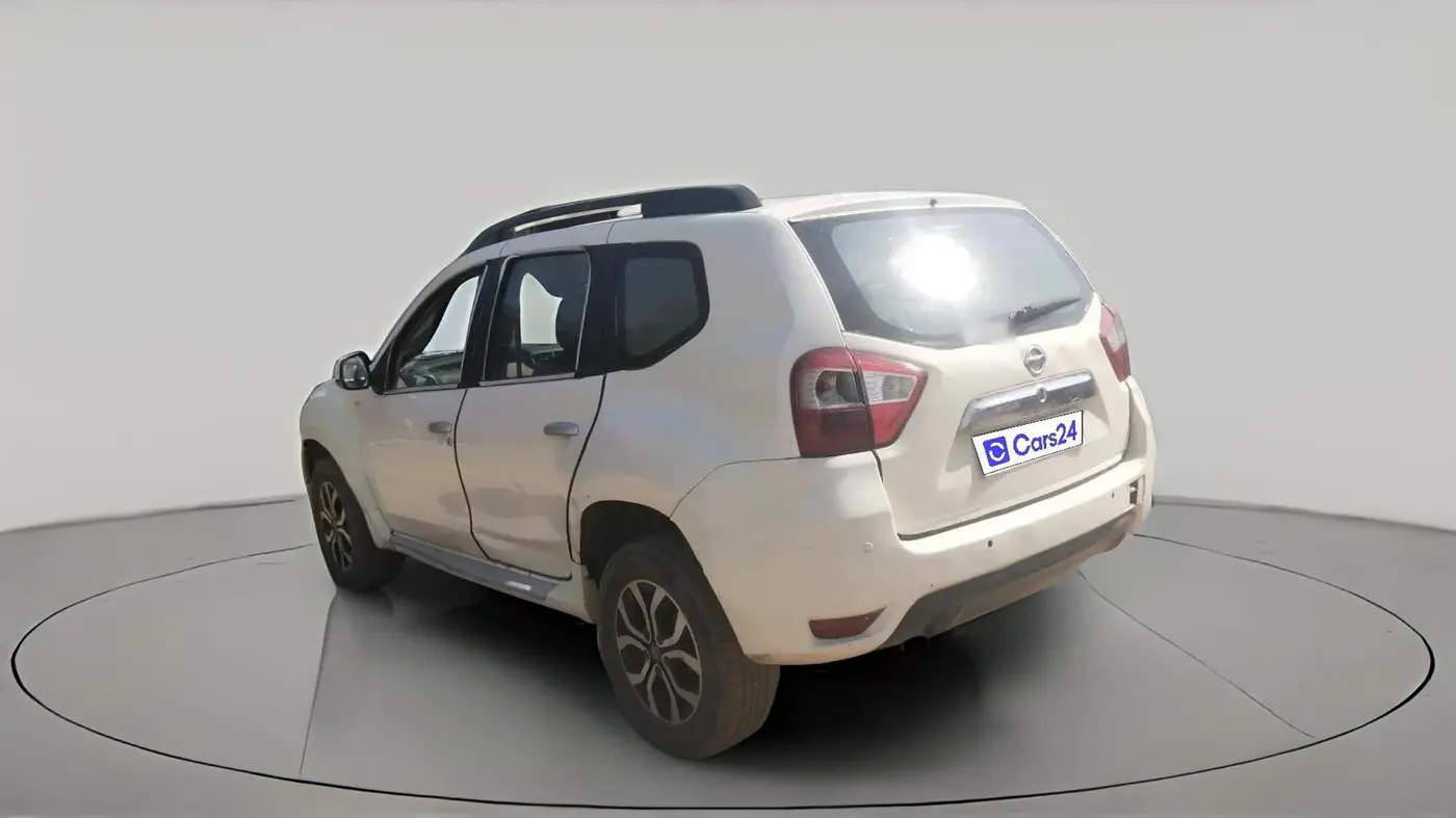 2015 Nissan Terrano XL (D), Diesel, Manual, 1,04,983 km, exterior