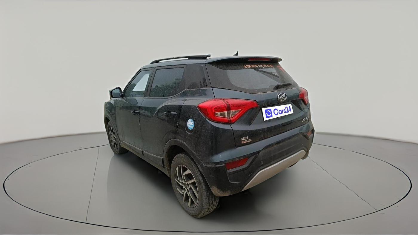 2022 Mahindra XUV300 W8 (O) 1.5 DIESEL AMT, Diesel, Automatic, 1,79,344 km, exterior