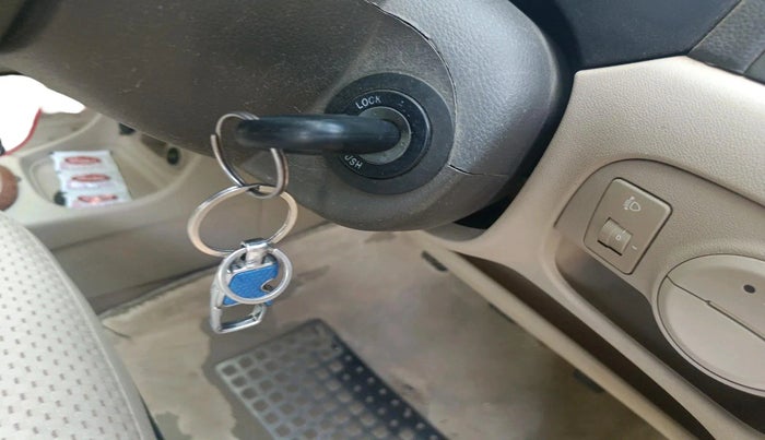 2011 Hyundai Verna TRANSFORM 1.6 SX VTVT, CNG, Manual, 1,11,236 km, interior