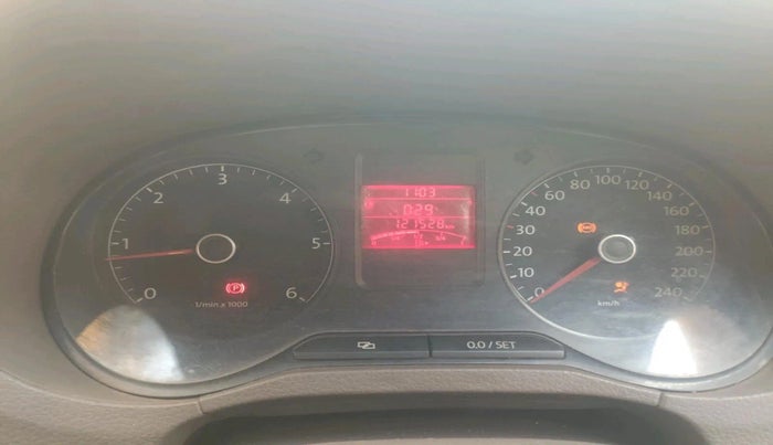 2014 Volkswagen Vento HIGHLINE DIESEL 1.6, Diesel, Manual, 1,21,528 km, interior