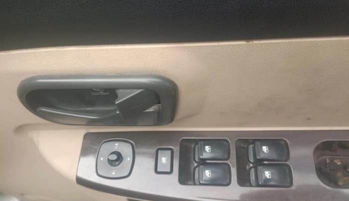 2014 Chevrolet Enjoy 1.3 LTZ 8 STR, Diesel, Manual, 9,74,558 km, interior