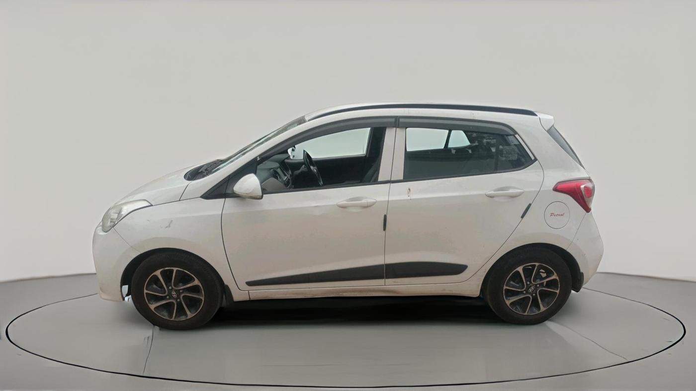 2018 Hyundai Grand i10 SPORTZ AT 1.2 KAPPA VTVT, Petrol, Automatic, 66,019 km, exterior