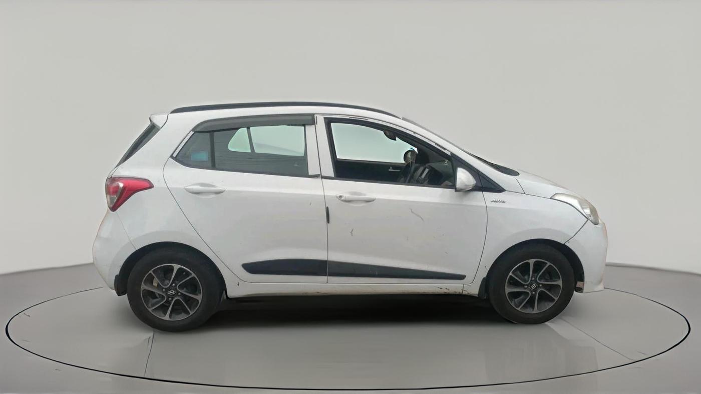 2018 Hyundai Grand i10 SPORTZ AT 1.2 KAPPA VTVT, Petrol, Automatic, 66,019 km, exterior
