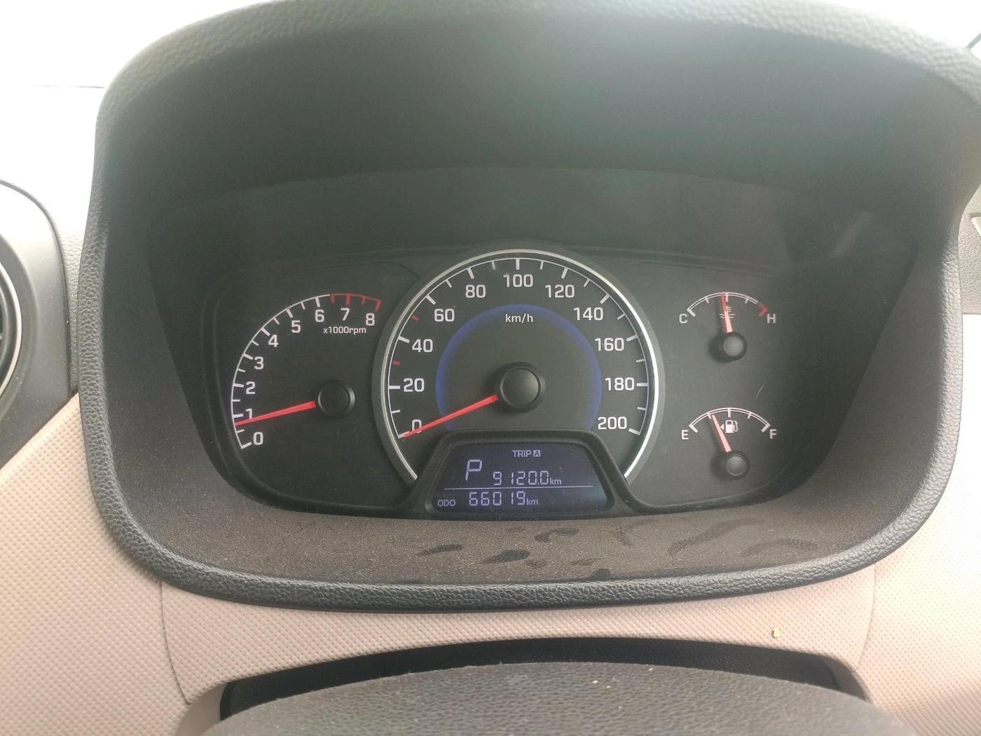 2018 Hyundai Grand i10 SPORTZ AT 1.2 KAPPA VTVT, Petrol, Automatic, 66,019 km, interior