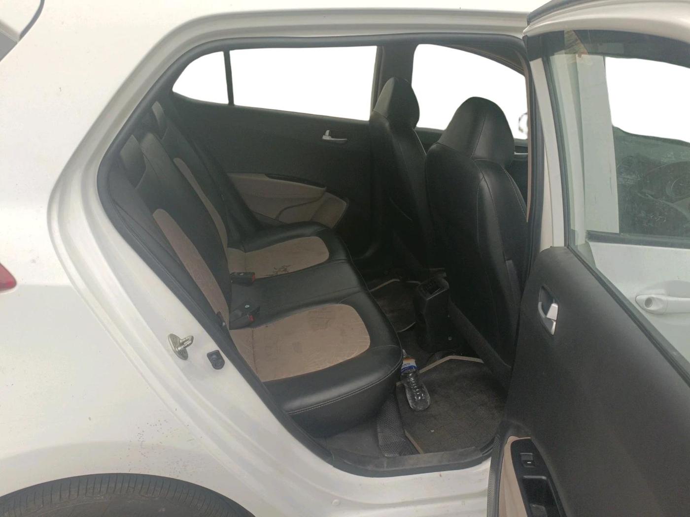 2018 Hyundai Grand i10 SPORTZ AT 1.2 KAPPA VTVT, Petrol, Automatic, 66,019 km, interior