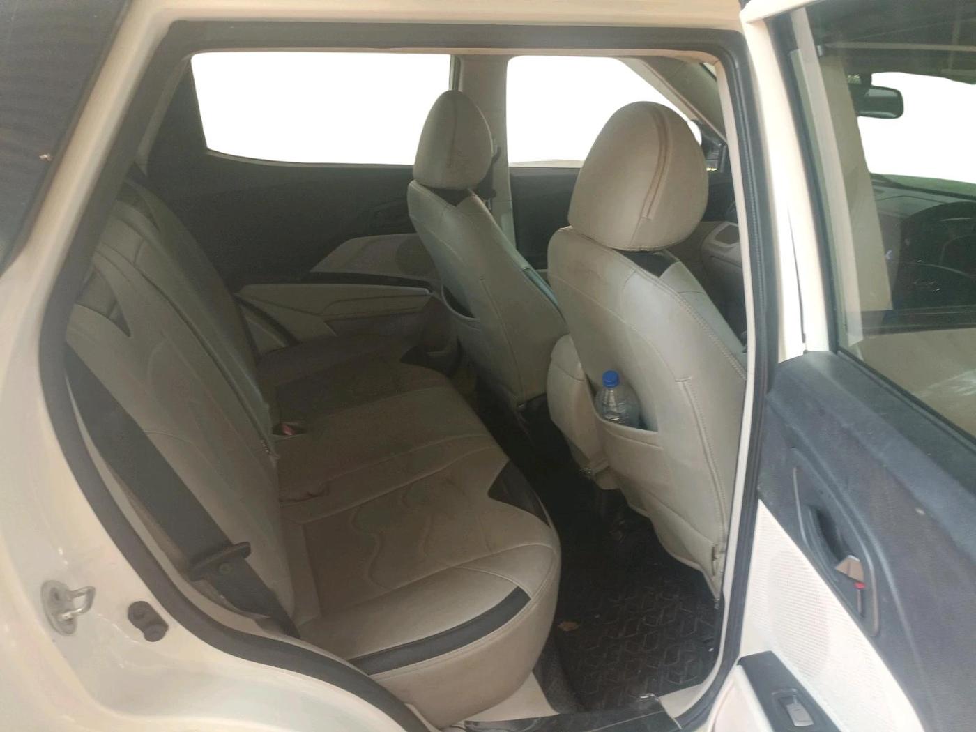 2019 Mahindra XUV300 W4 1.5 DIESEL, Diesel, Manual, 86,358 km, interior