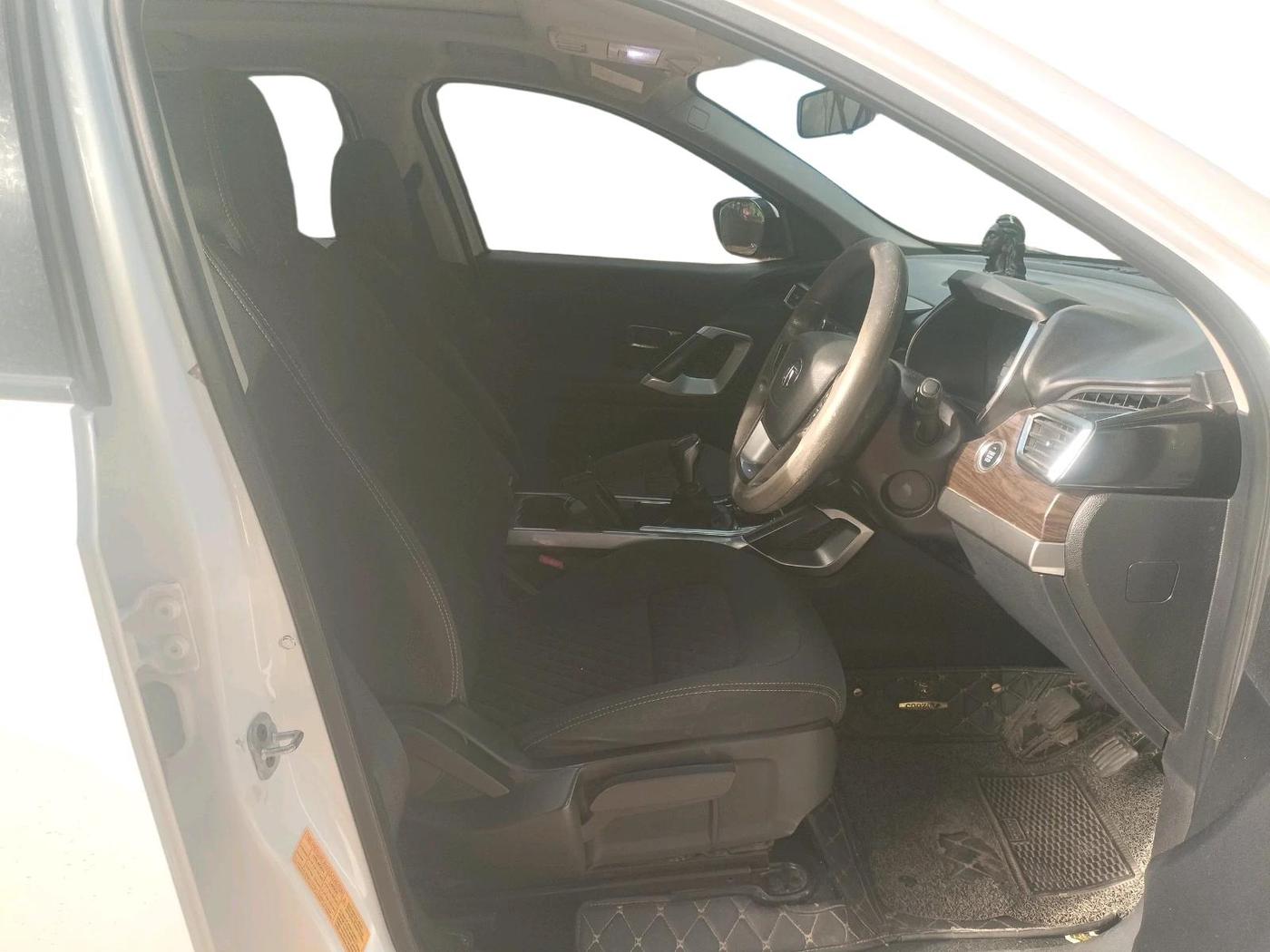 2022 Tata Harrier XT PLUS 2.0L KRYOTEC, Diesel, Manual, 87,185 km, interior