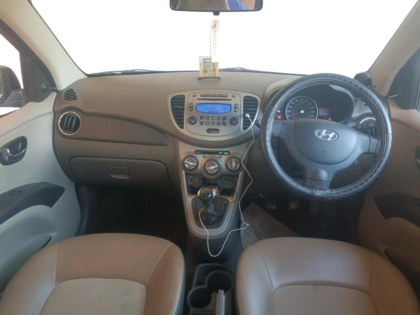 2016 Hyundai i10 SPORTZ 1.1, Petrol, Manual, 47,028 km, interior
