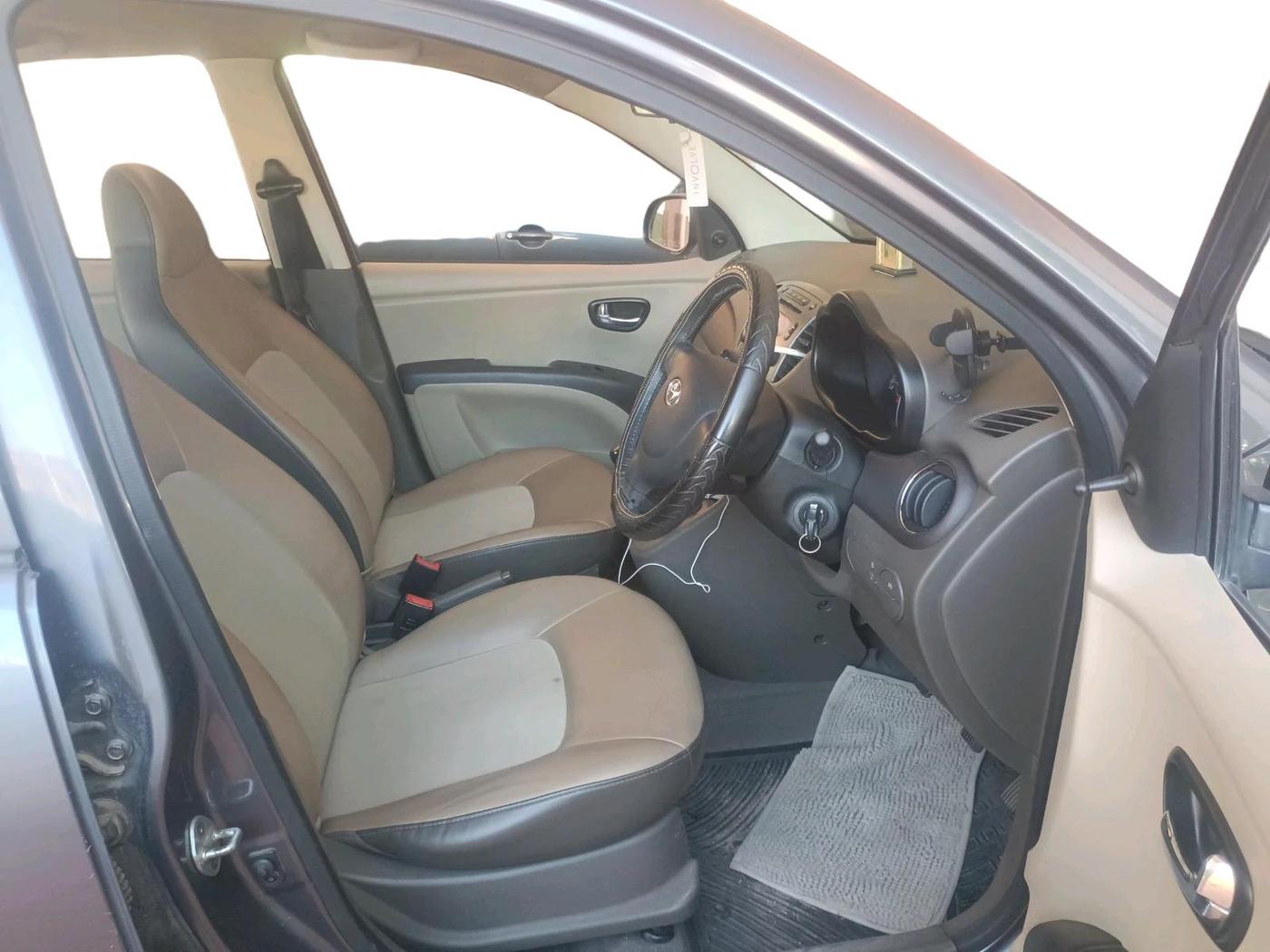 2016 Hyundai i10 SPORTZ 1.1, Petrol, Manual, 47,028 km, interior
