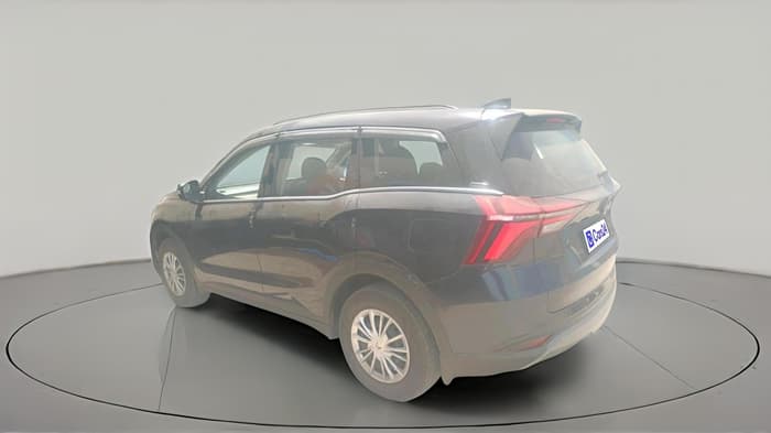 2022 Mahindra XUV700 AX 3 D MT 7 STR, Diesel, Manual, 43,000 km, exterior