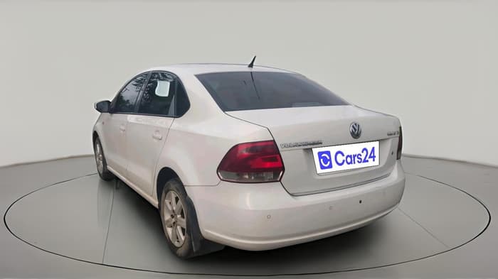 2011 Volkswagen Vento HIGHLINE DIESEL 1.6, Diesel, Manual, 2,15,488 km, exterior