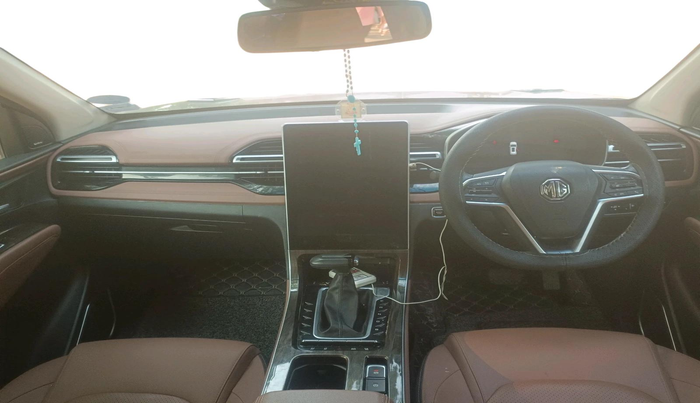 2023 MG HECTOR PLUS SAVVY PRO 1.5 TURBO CVT 6 STR, Petrol, Automatic, 30,626 km, interior