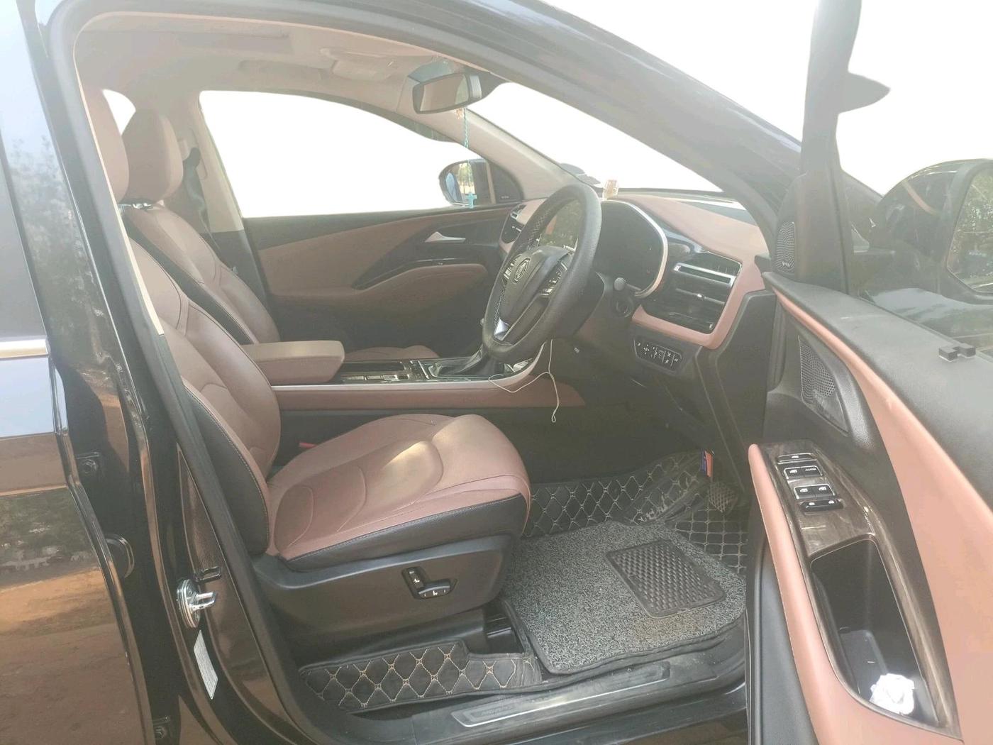 2023 MG HECTOR PLUS SAVVY PRO 1.5 TURBO CVT 6 STR, Petrol, Automatic, 30,626 km, interior