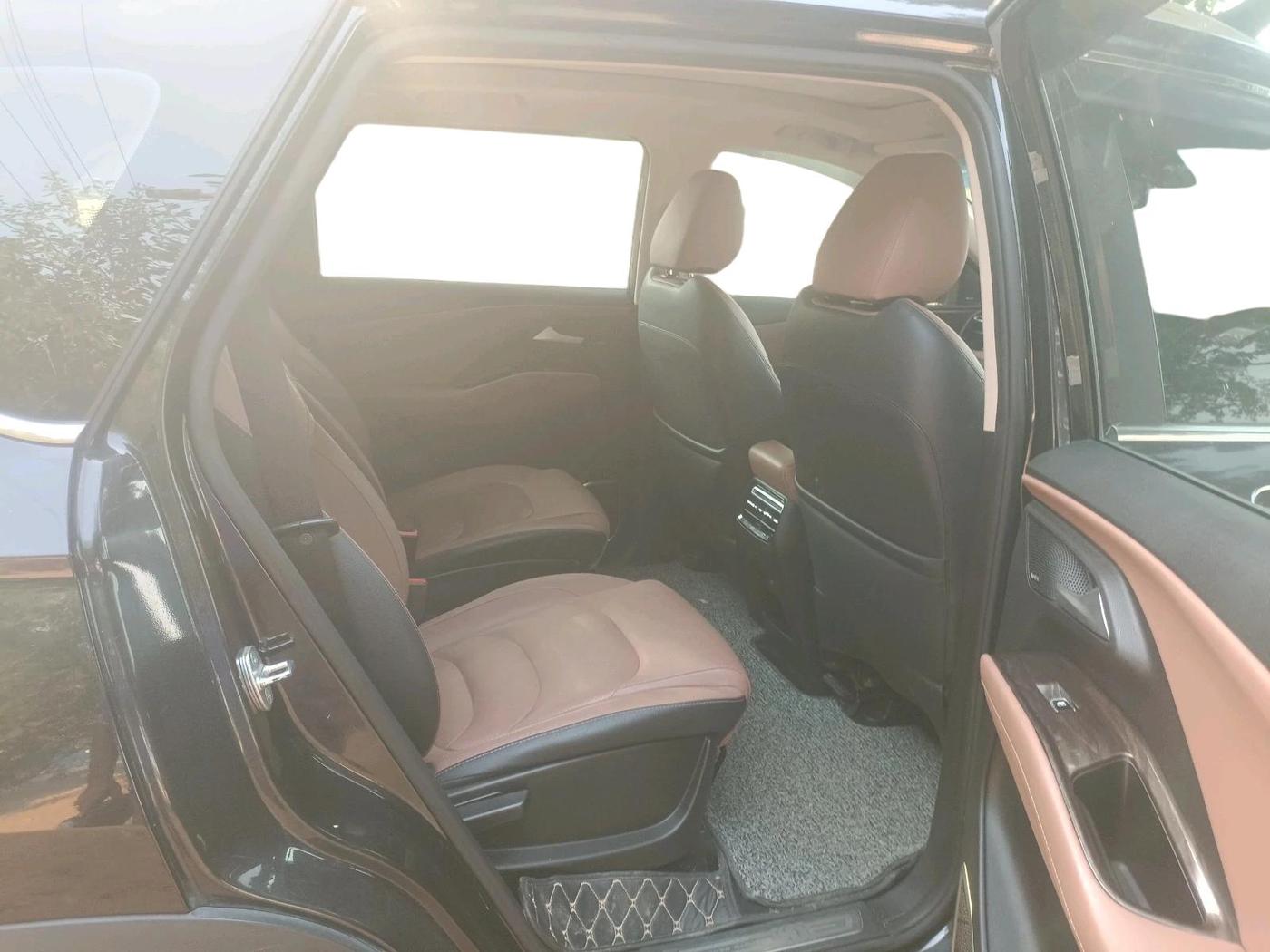2023 MG HECTOR PLUS SAVVY PRO 1.5 TURBO CVT 6 STR, Petrol, Automatic, 30,626 km, interior