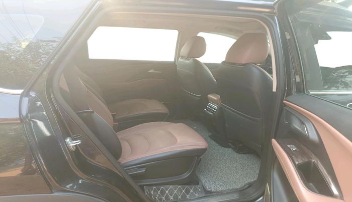 2023 MG HECTOR PLUS SAVVY PRO 1.5 TURBO CVT 6 STR, Petrol, Automatic, 30,626 km, interior