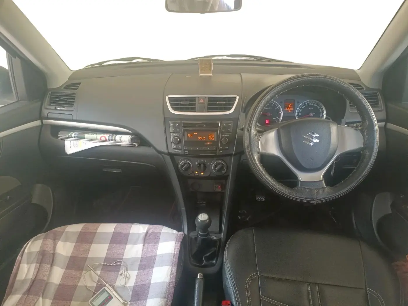 2015 Maruti Swift VXI, Petrol, Manual, 63,234 km, interior
