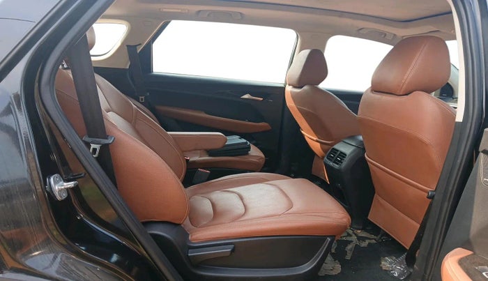 2020 MG HECTOR PLUS SHARP 2.0 DIESEL TURBO MT 6-STR, Diesel, Manual, 22,883 km, interior