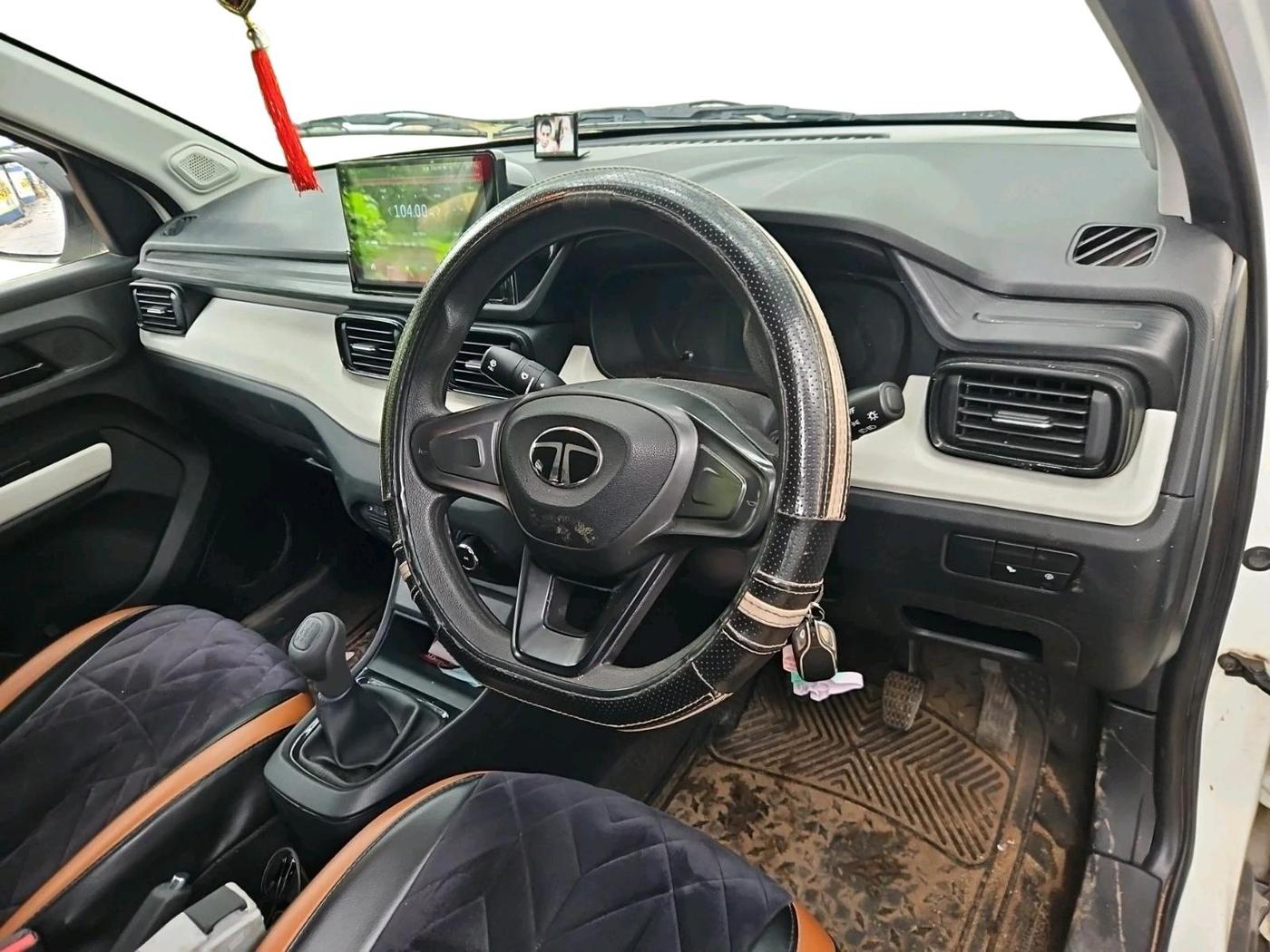 2024 Tata PUNCH PURE MT, Petrol, Manual, 36,675 km, interior
