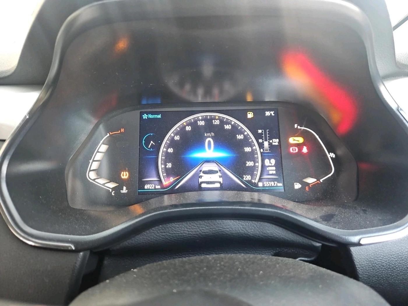 2025 Renault Kiger RXZ MT, Petrol, Manual, 6,922 km, interior