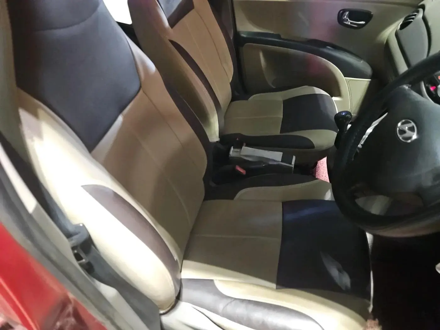 2013 Hyundai i10 MAGNA 1.1, Petrol, Manual, 39,912 km, interior