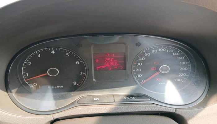 2011 Volkswagen Vento HIGHLINE 1.6 MPI, Petrol, Manual, 56,962 km, interior