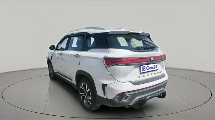 2025 MG HECTOR PLUS SAVVY PRO 1.5 TURBO CVT 7 STR, Petrol, Automatic, 8,040 km, exterior