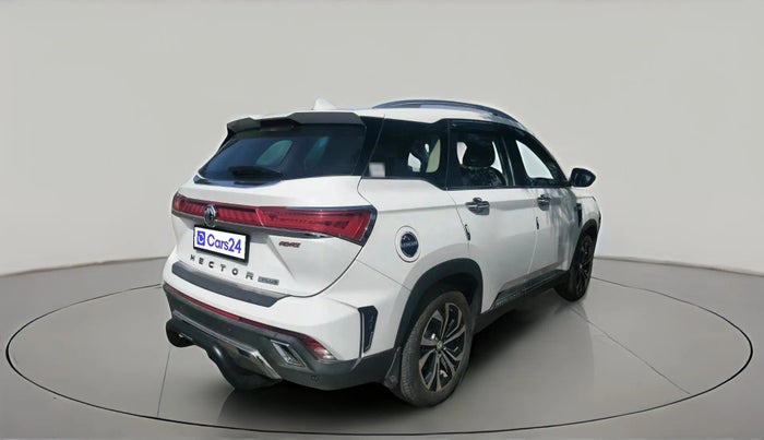 2025 MG HECTOR PLUS SAVVY PRO 1.5 TURBO CVT 7 STR, Petrol, Automatic, 8,040 km, exterior