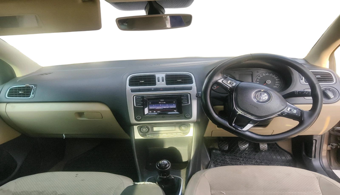 2016 Volkswagen Ameo HIGHLINE1.2L, Petrol, Manual, 1,06,876 km, interior