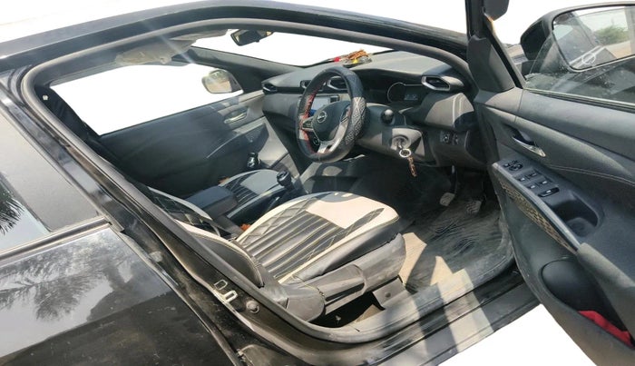 2025 Nissan MAGNITE Acenta B4D 1.0 Petrol MT, CNG, Manual, 17,615 km, interior