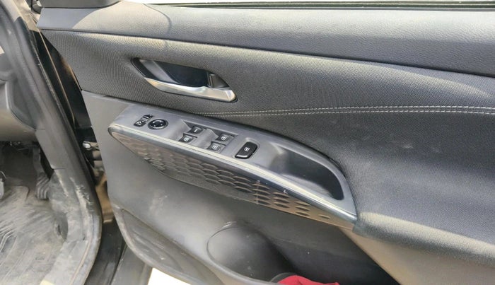 2025 Nissan MAGNITE Acenta B4D 1.0 Petrol MT, CNG, Manual, 17,615 km, interior