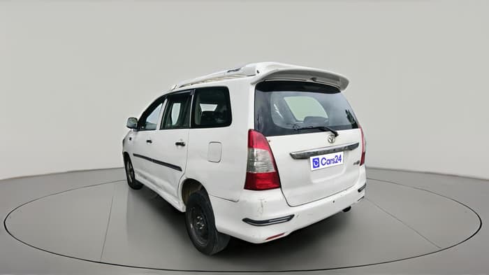 2012 Toyota Innova 2.5 GX 8 STR, Diesel, Manual, 2,88,951 km, exterior