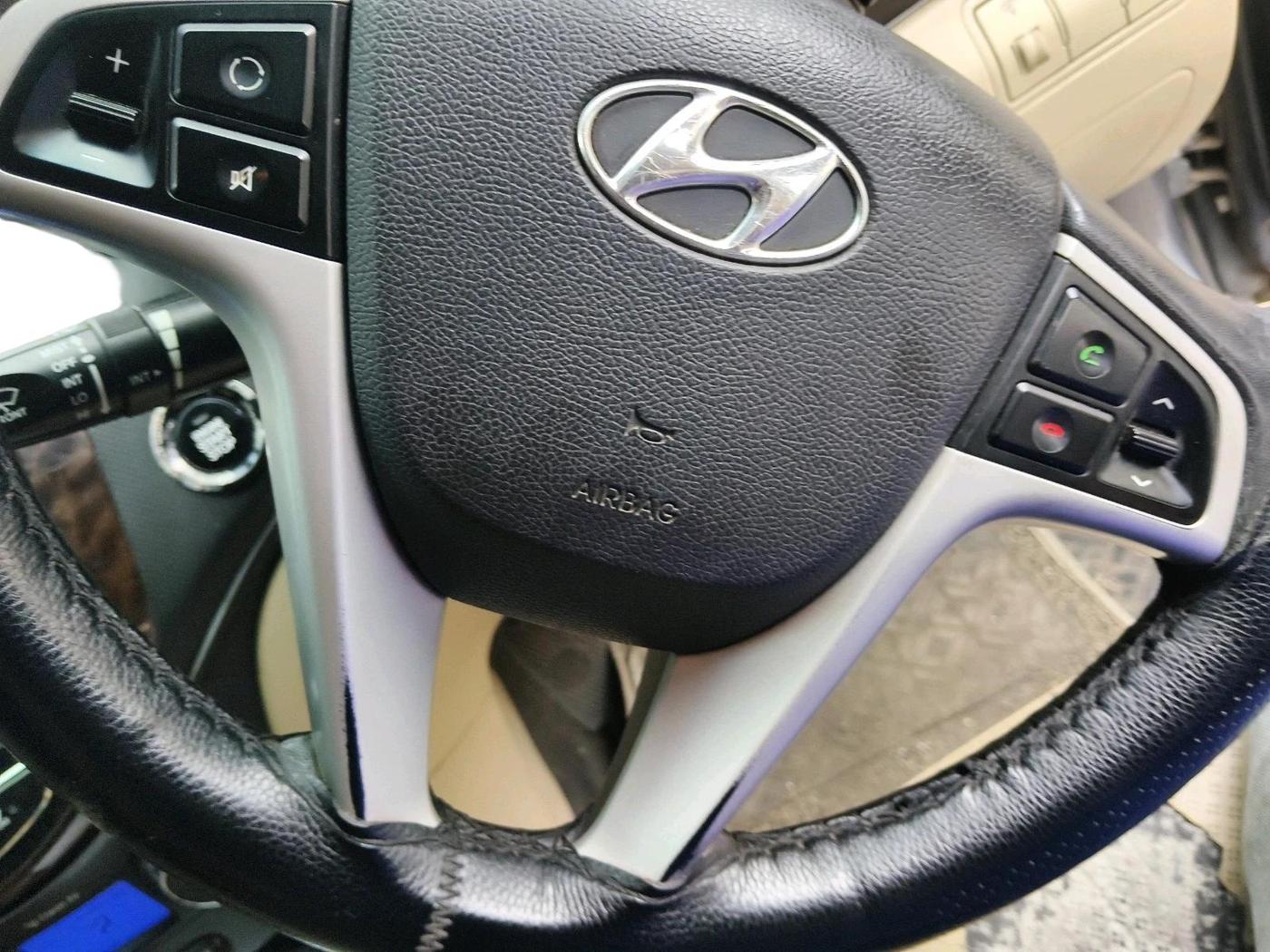 2014 Hyundai Verna FLUIDIC 1.6 CRDI SX, Diesel, Manual, 95,118 km, interior