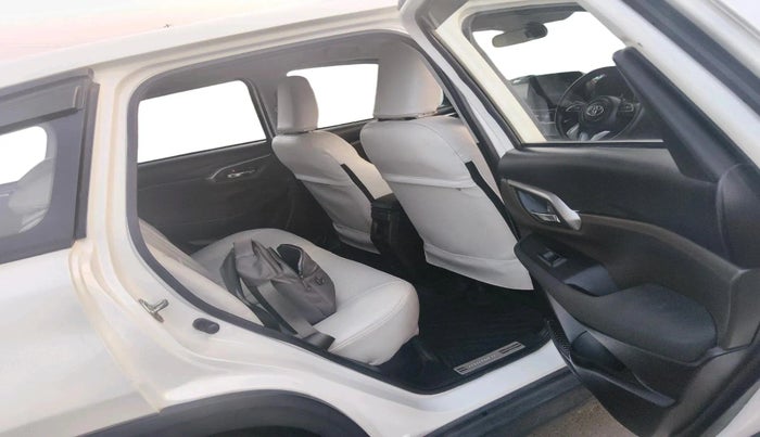 2022 Toyota URBAN CRUISER HYRYDER S HYBRID, Hybrid, Automatic, 54,000 km, interior