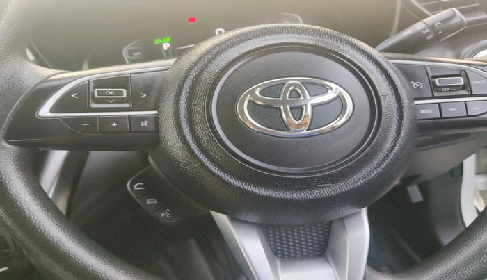 2022 Toyota URBAN CRUISER HYRYDER S HYBRID, Hybrid, Automatic, 54,000 km, interior