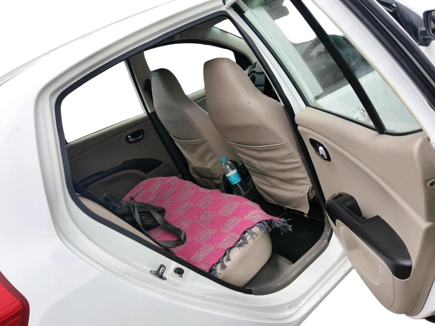 2011 Hyundai i10 MAGNA 1.2, Petrol, Manual, 73,558 km, interior