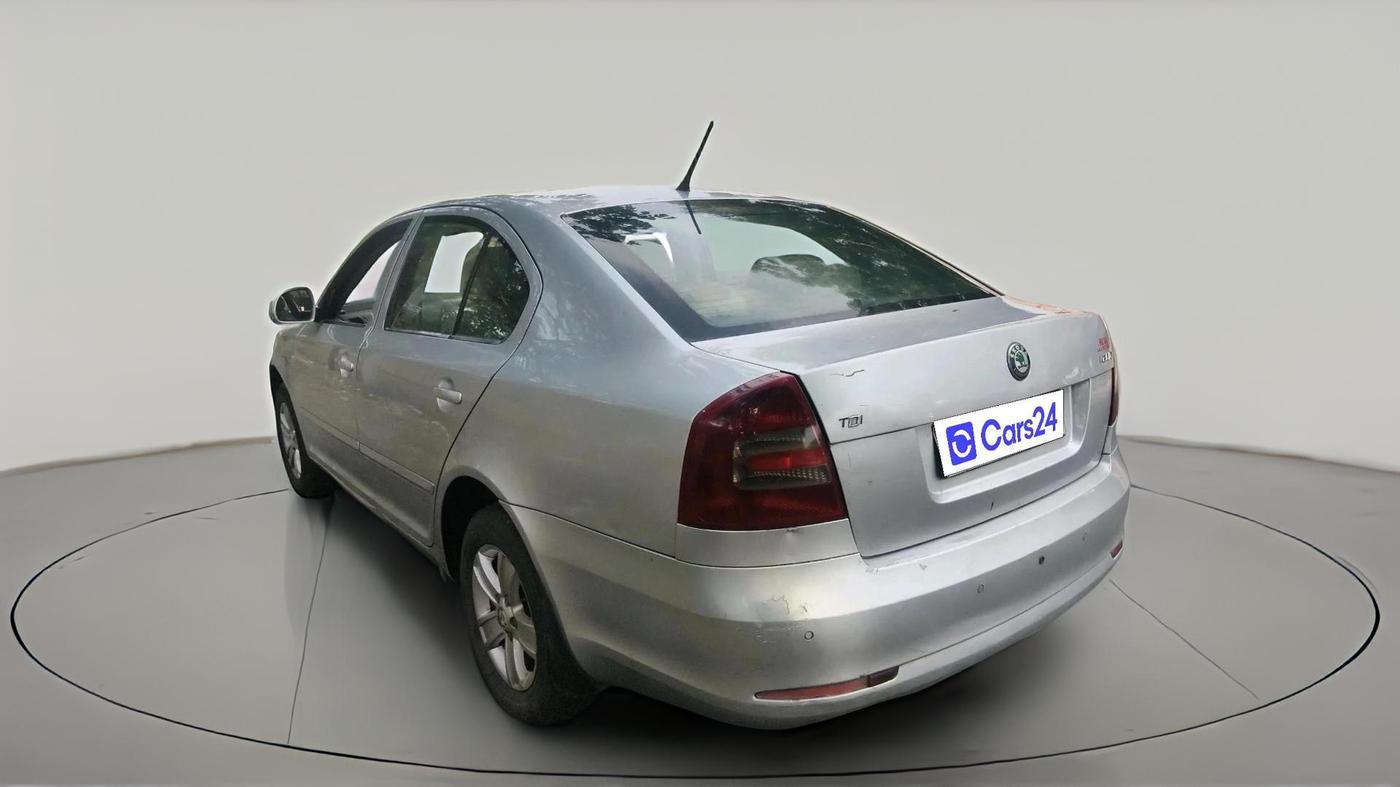 2012 Skoda Laura AMBIENTE 2.0 TDI CR MT, Diesel, Manual, 1,43,466 km, exterior