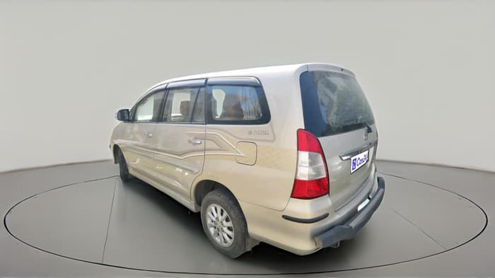 2012 Toyota Innova 2.5 VX 8 STR, Diesel, Manual, 1,12,065 km, exterior