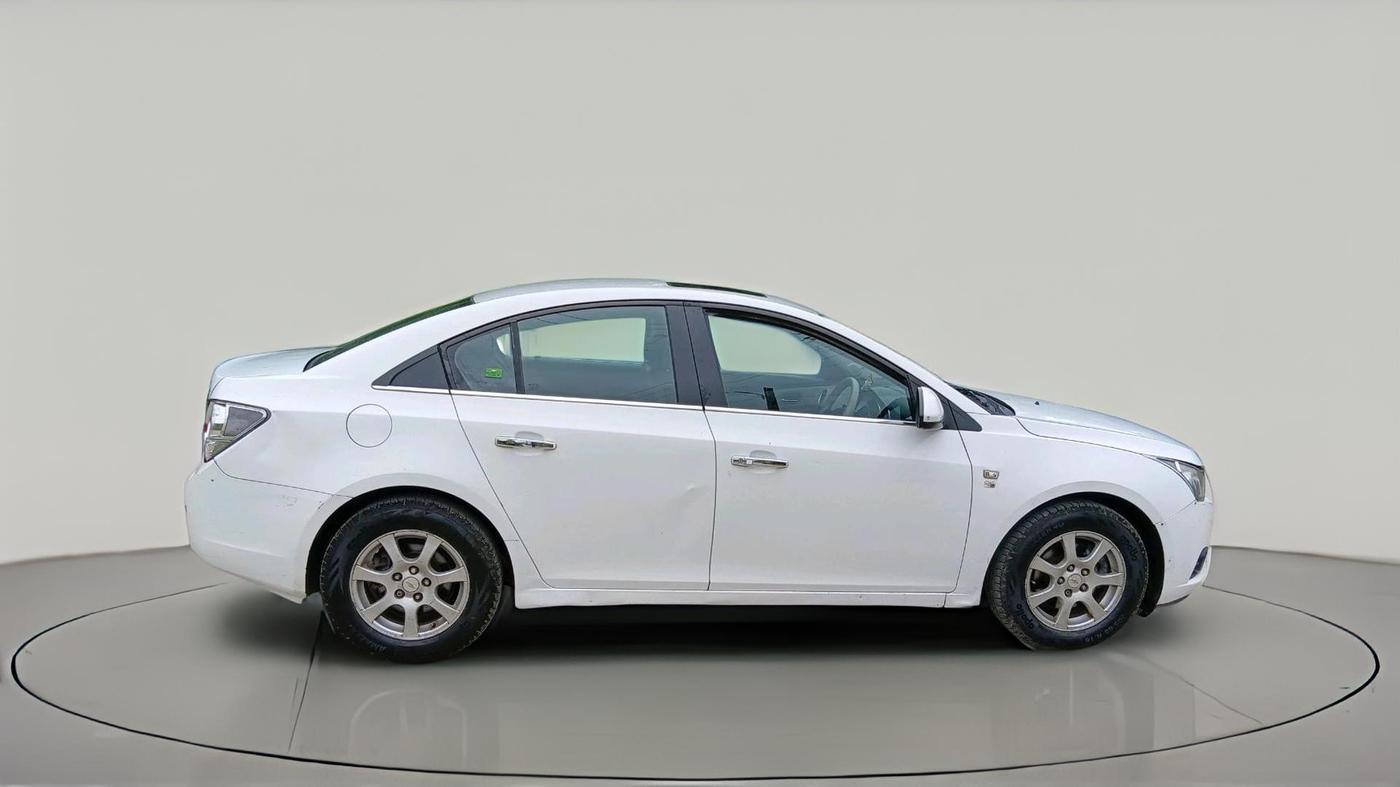 2011 Chevrolet Cruze LTZ, Diesel, Manual, 1,28,562 km, exterior